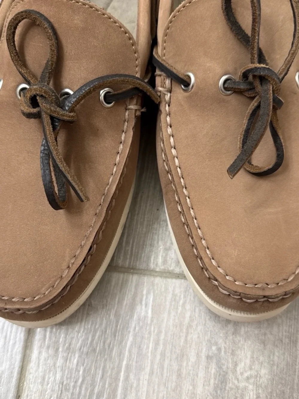 L.L. Bean Men's Brown leather boat shoes size 9